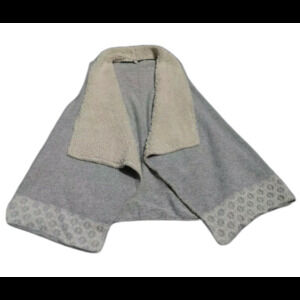 Papaya Woman Sweater Size L Gray Sleeveless Faux Sheep Skin Lace Trim shrug